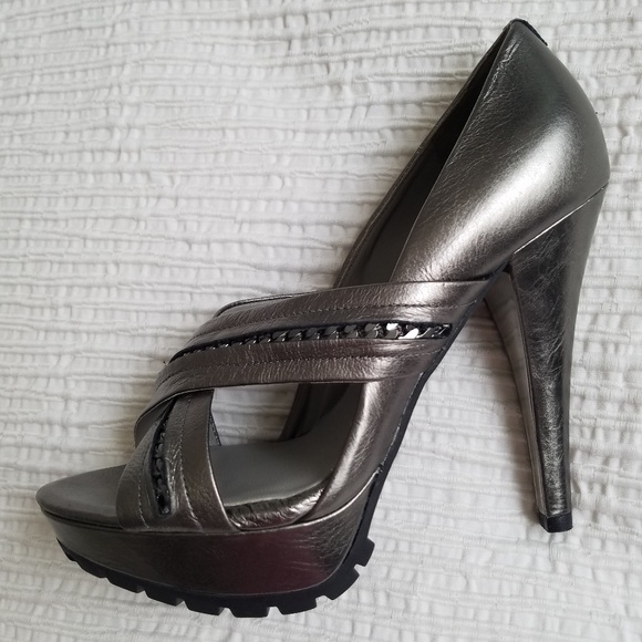 NWOT Kenneth Cole NY Dark Silver Leather Platform Heels - Picture 7 of 8
